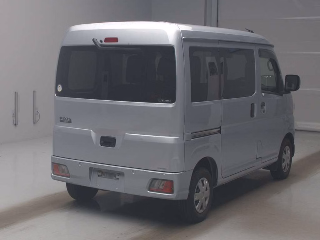 TOYOTA PIXIS VAN