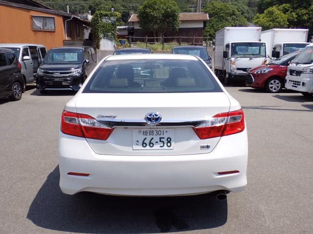 TOYOTA CAMRY