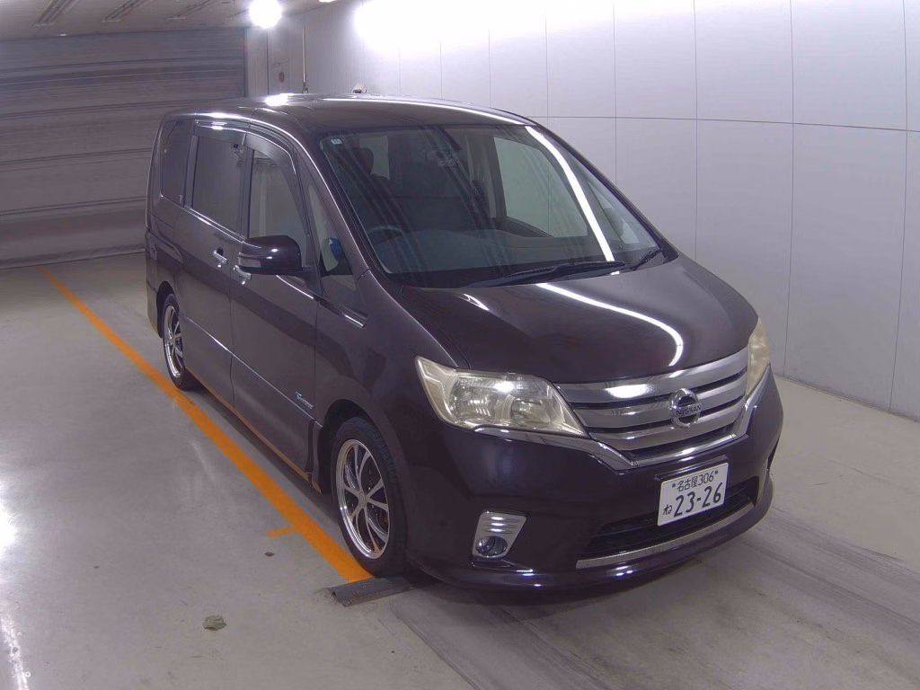 NISSAN SERENA