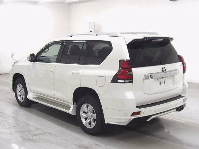 TOYOTA LAND CRUISER PRADO