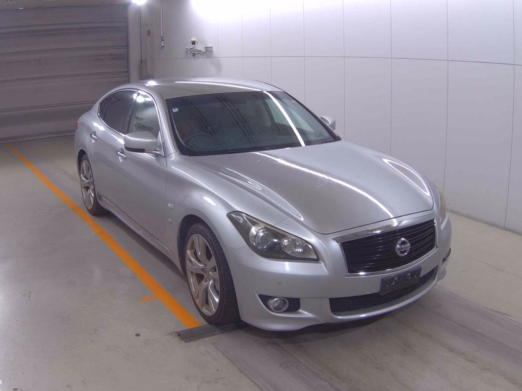 NISSAN FUGA