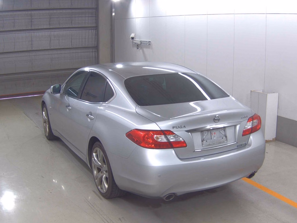 NISSAN FUGA