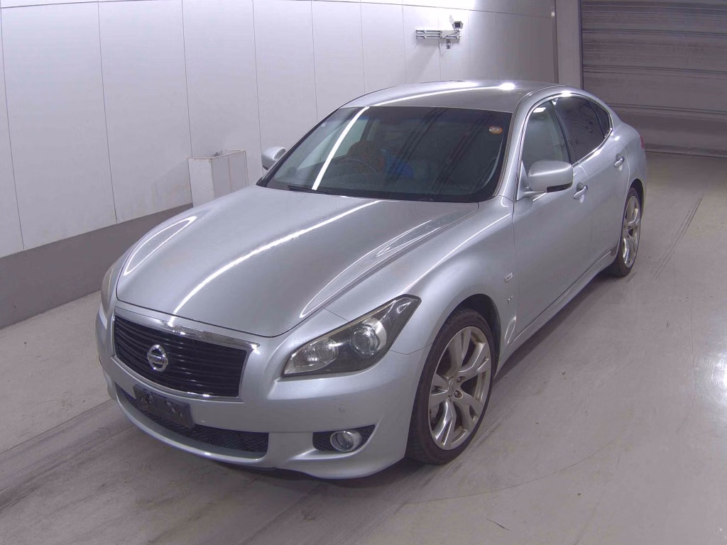 NISSAN FUGA