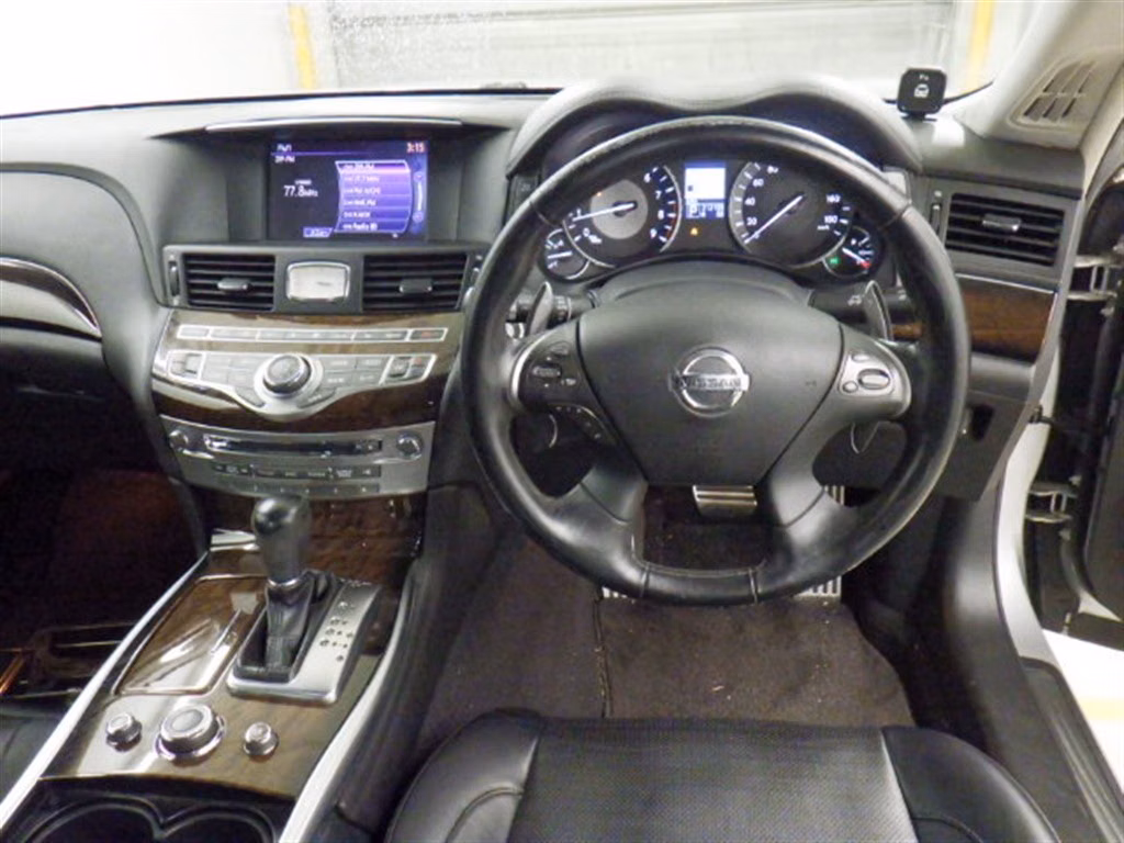 NISSAN FUGA