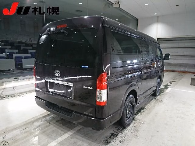 TOYOTA REGIUS ACE