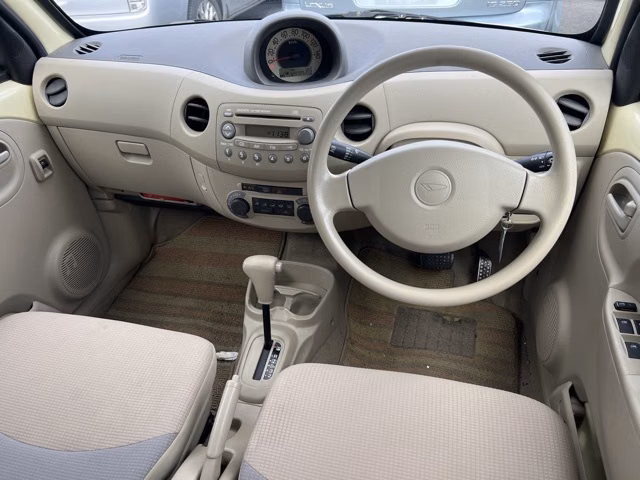 DAIHATSU ESSE