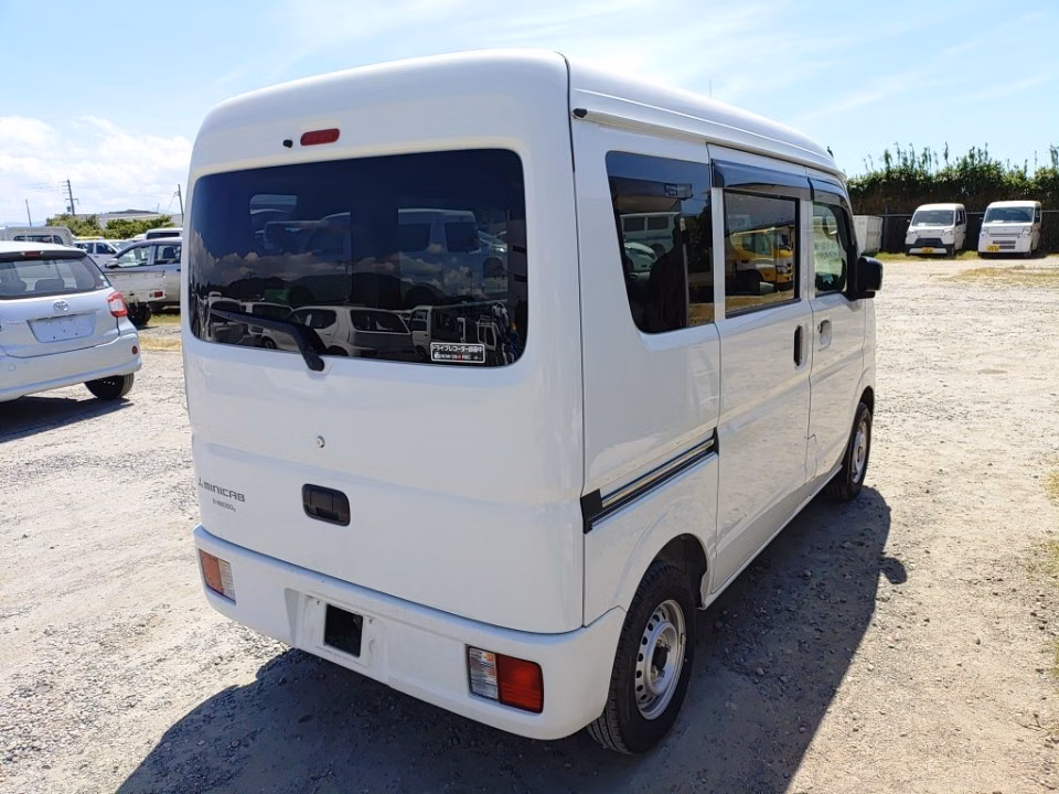 MITSUBISHI MINICAB