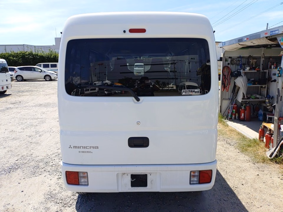 MITSUBISHI MINICAB