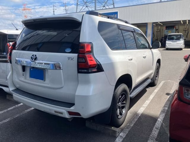 TOYOTA LAND CRUISER PRADO