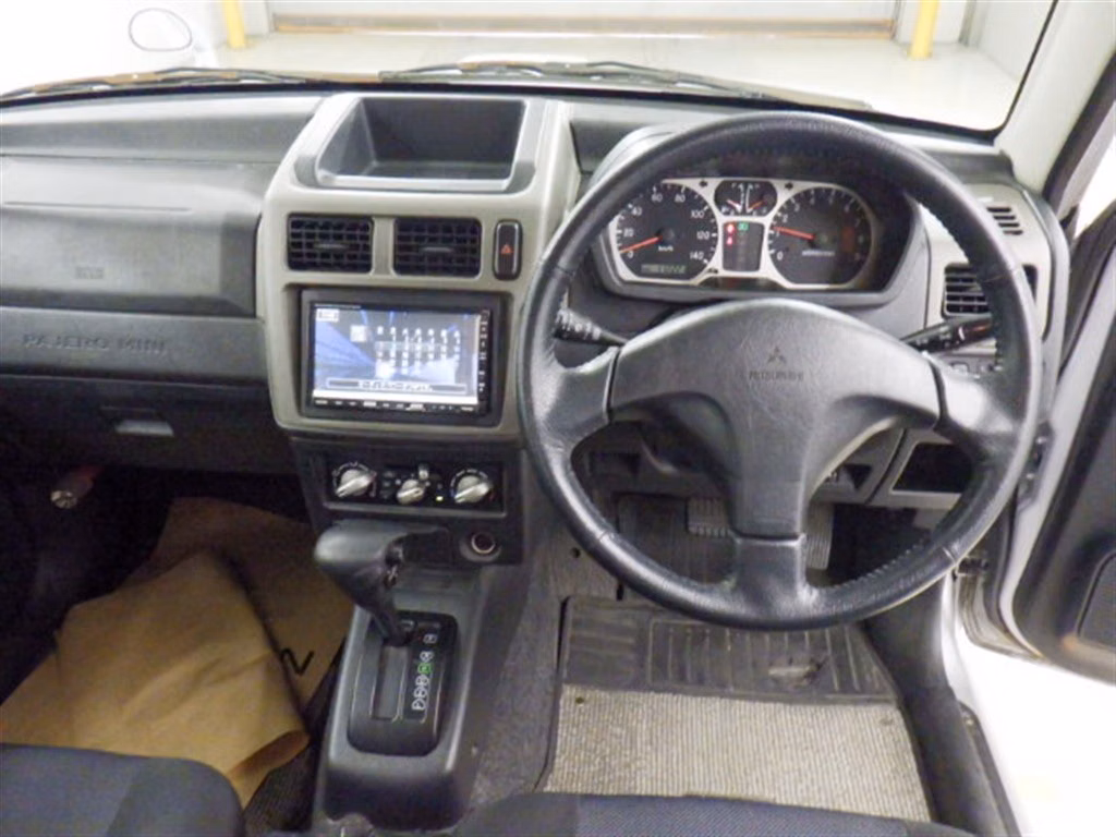 MITSUBISHI PAJERO MINI