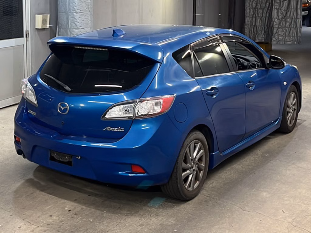 MAZDA AXELA