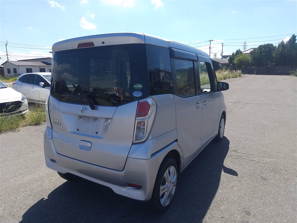 NISSAN DAYZ ROOX