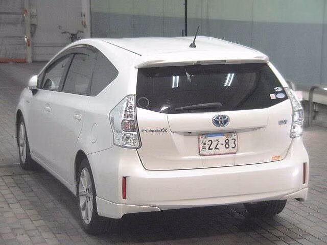 TOYOTA PRIUS ALPHA