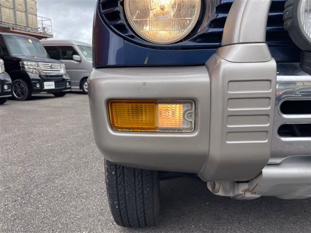 MITSUBISHI PAJERO MINI