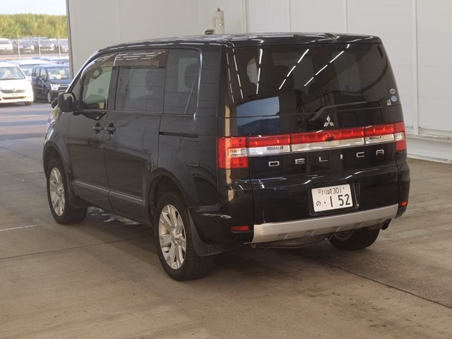 MITSUBISHI DELICA D:5