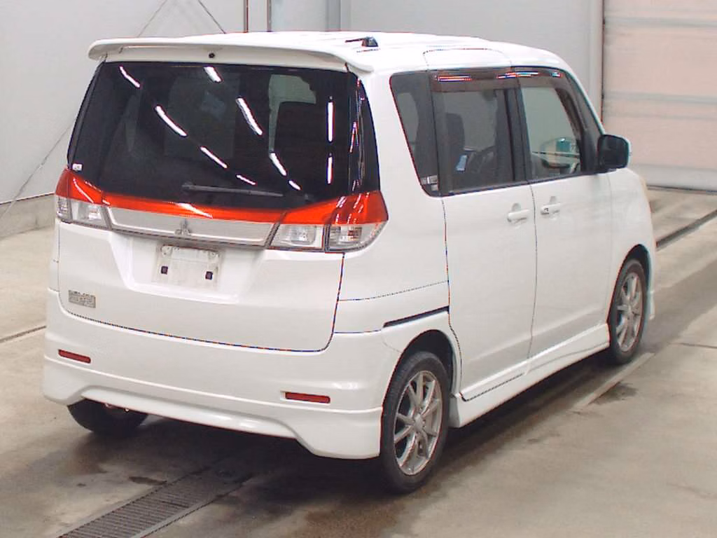 MITSUBISHI DELICA D:2