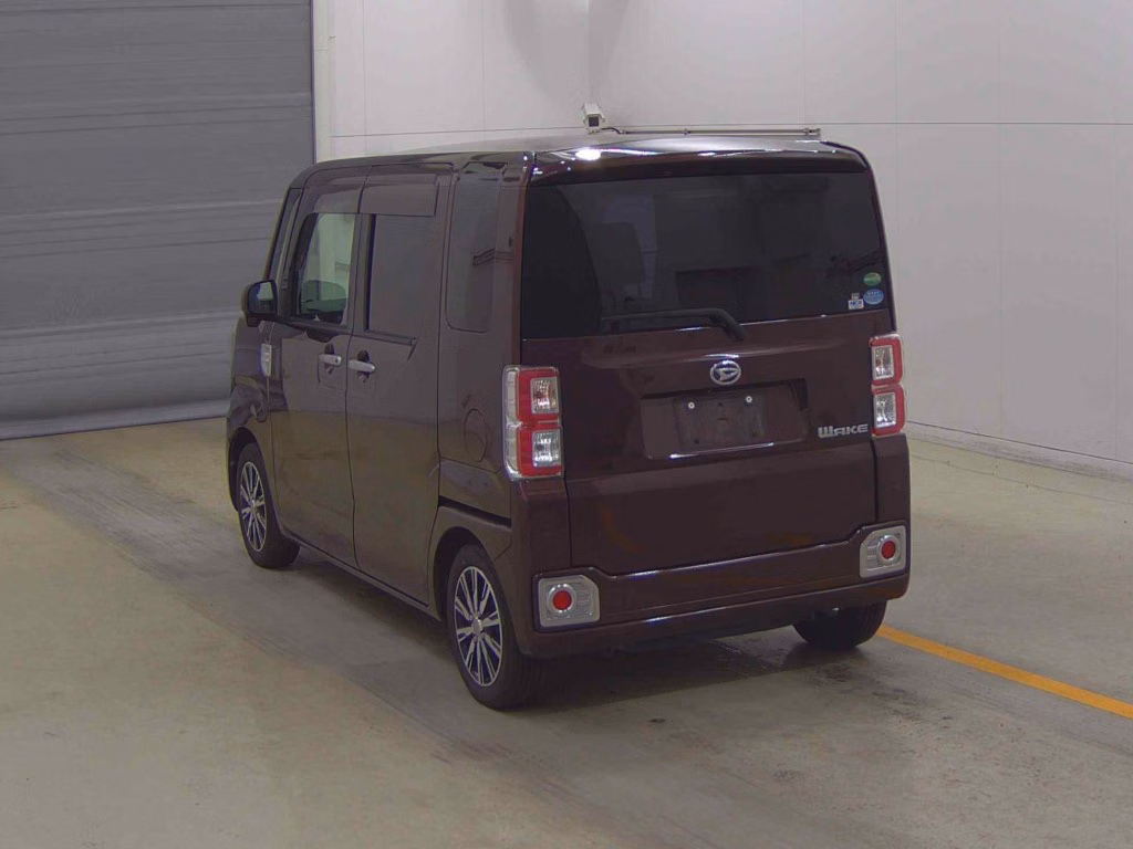 DAIHATSU WAKE