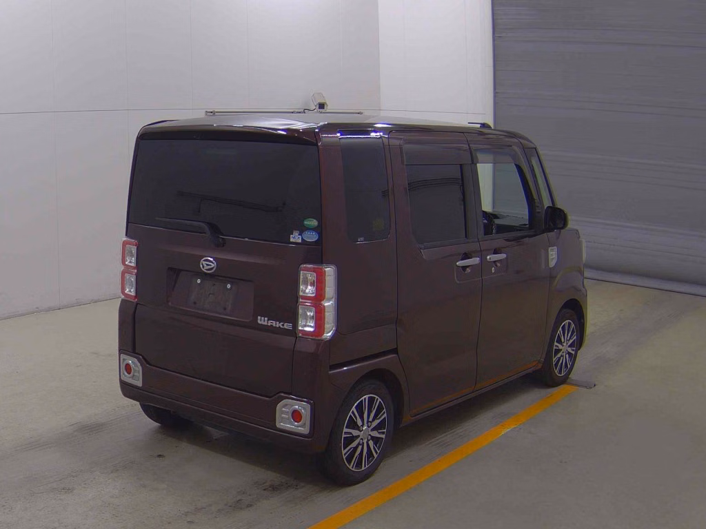 DAIHATSU WAKE