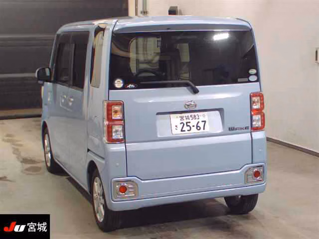 DAIHATSU WAKE