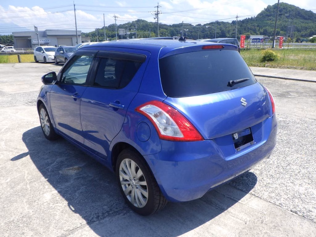 SUZUKI SWIFT