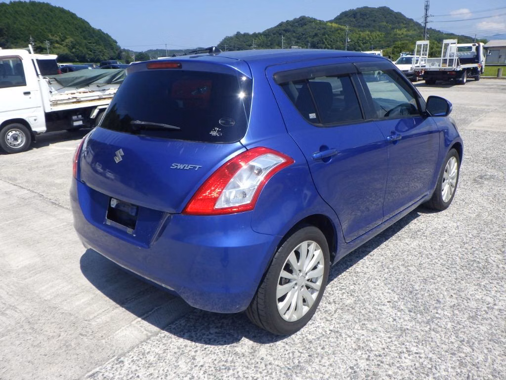 SUZUKI SWIFT