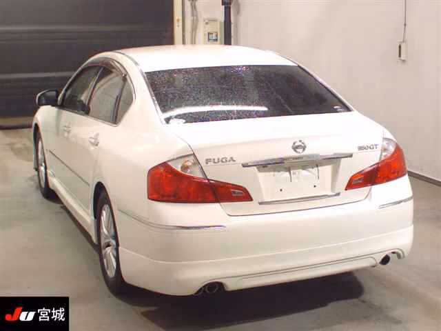 NISSAN FUGA