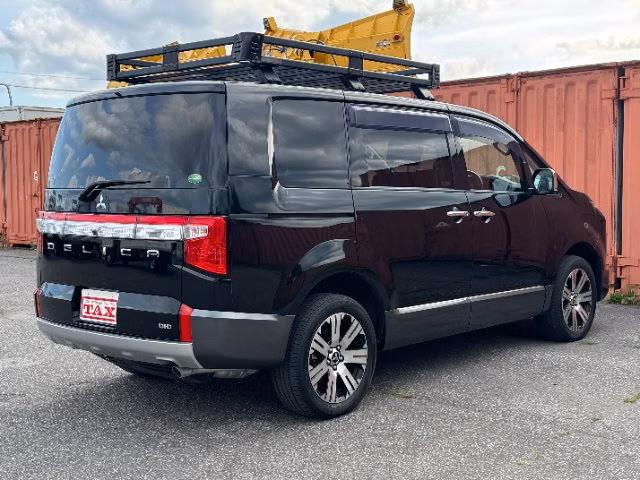MITSUBISHI DELICA D:5