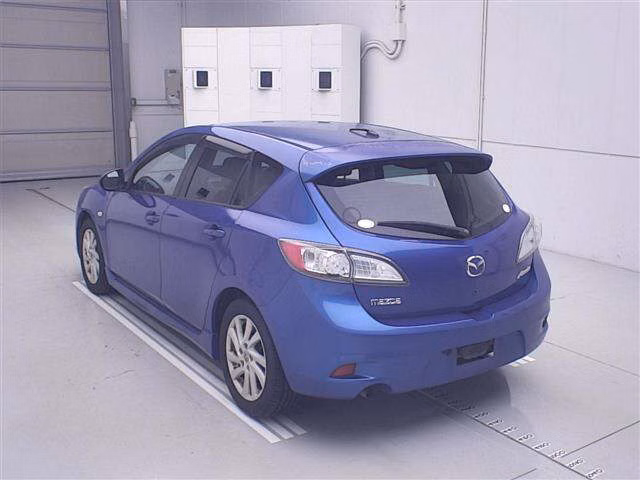 MAZDA AXELA