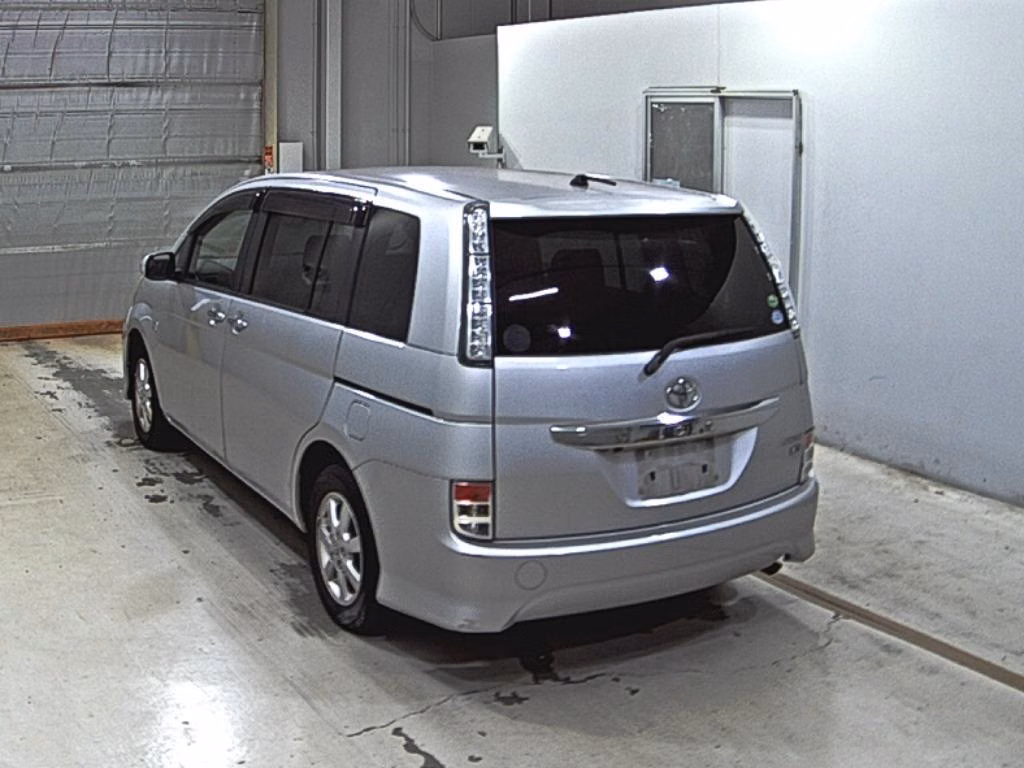 TOYOTA ISIS