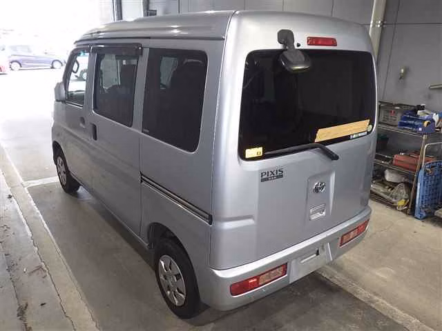 TOYOTA PIXIS VAN