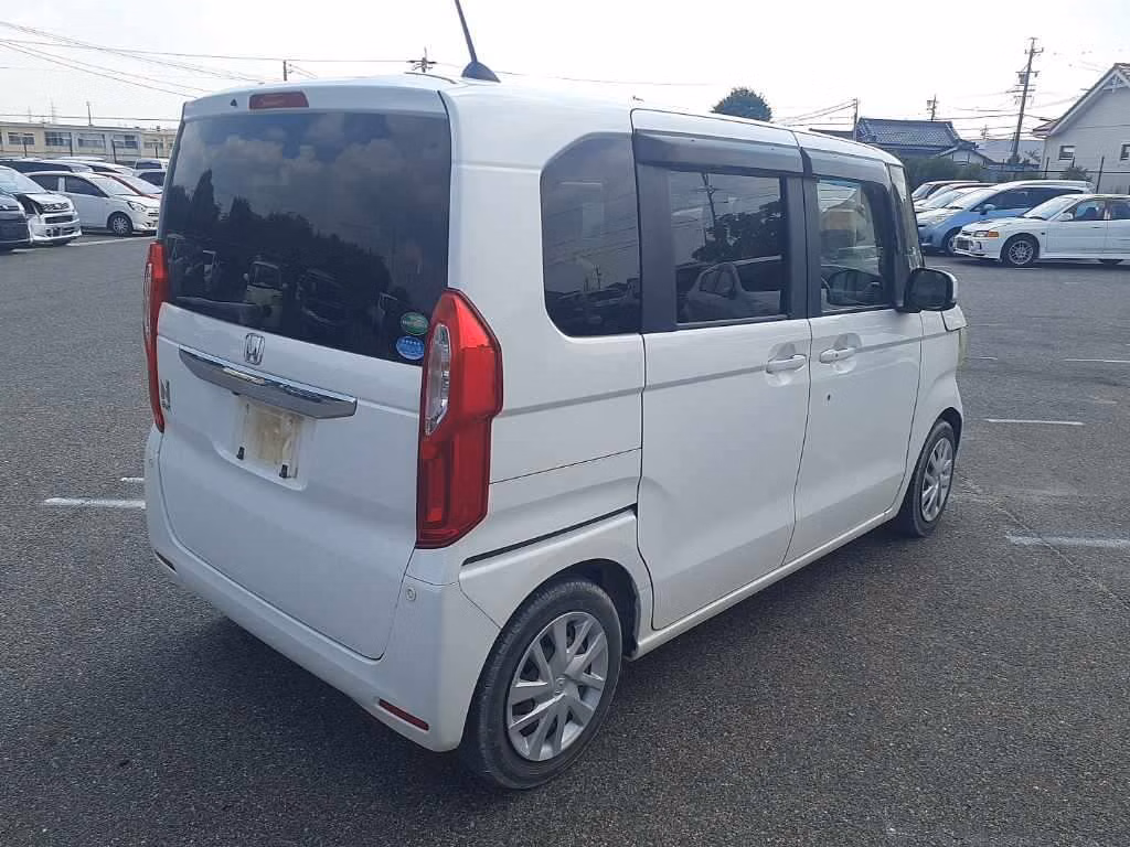 HONDA N-BOX