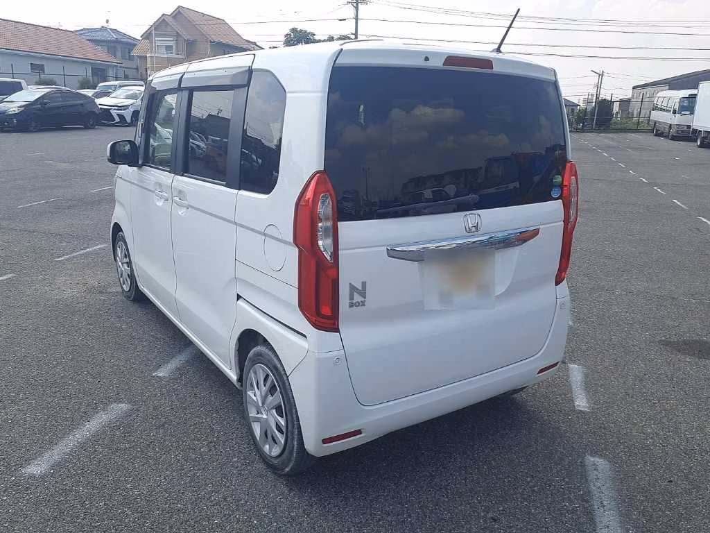 HONDA N-BOX