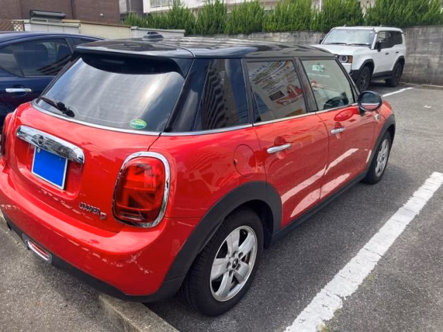 MINI HATCH