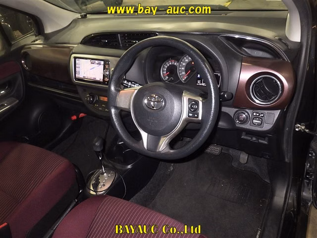 TOYOTA VITZ