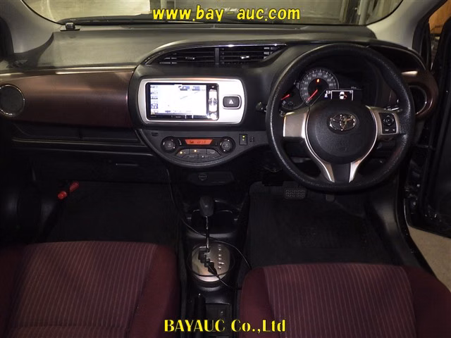 TOYOTA VITZ