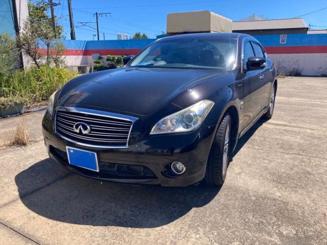 NISSAN FUGA