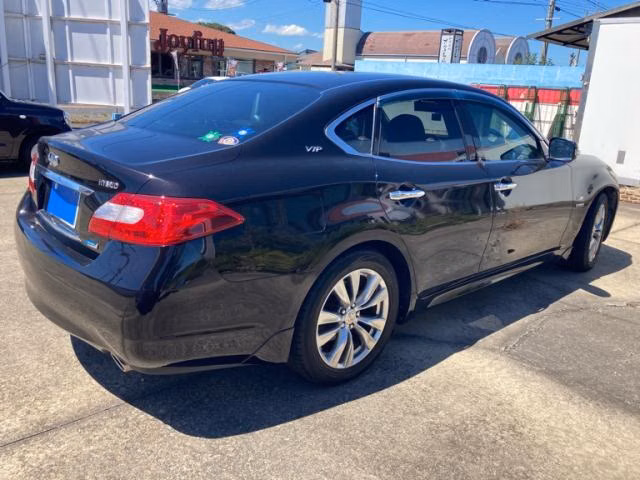 NISSAN FUGA
