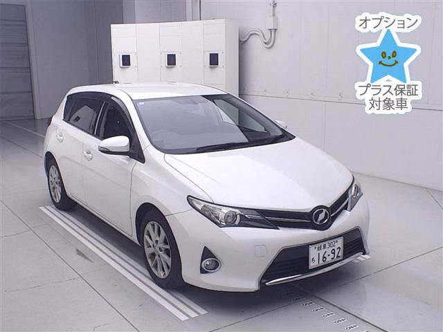 TOYOTA AURIS