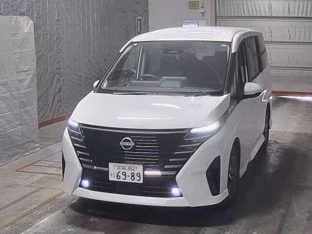 NISSAN SERENA