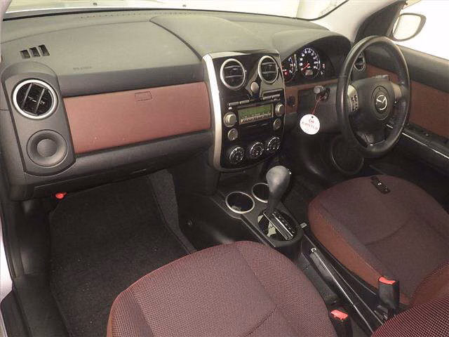 MAZDA VERISA