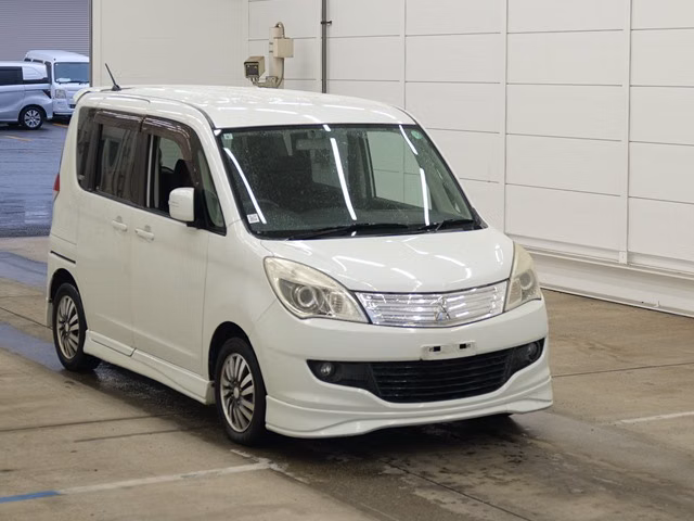 MITSUBISHI DELICA D:2