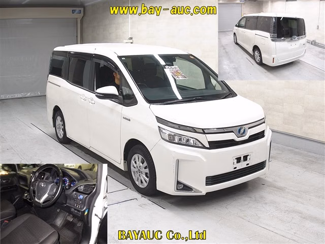 TOYOTA VOXY