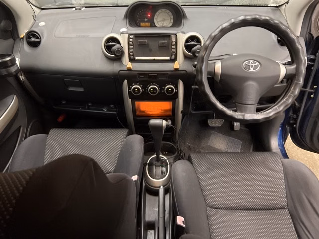 TOYOTA IST