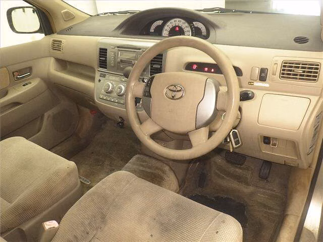 TOYOTA RAUM