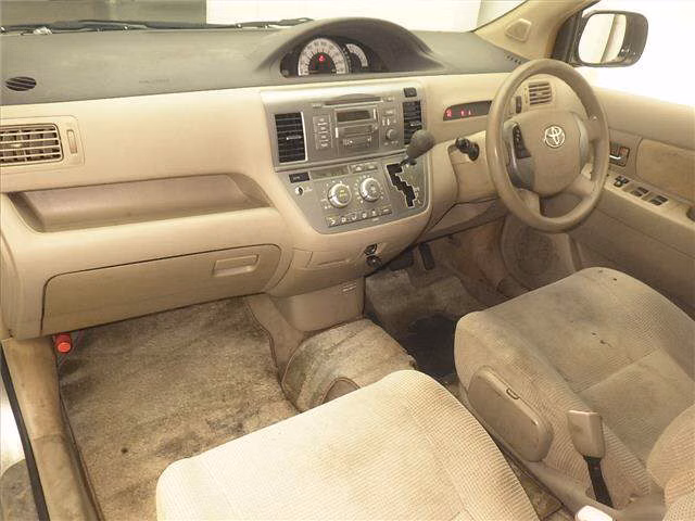 TOYOTA RAUM