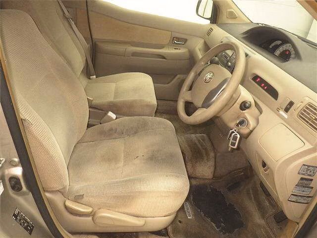 TOYOTA RAUM