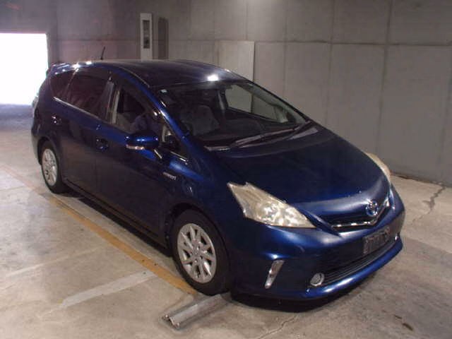 TOYOTA PRIUS ALPHA