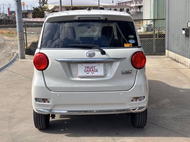 DAIHATSU CAST