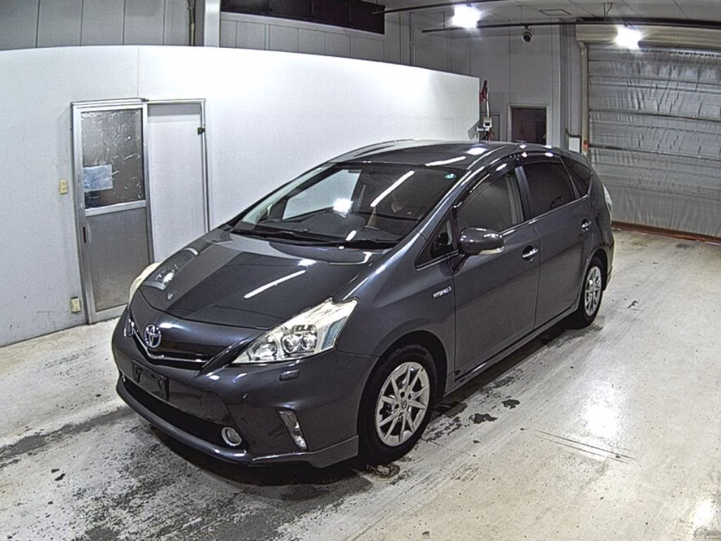 TOYOTA PRIUS ALPHA