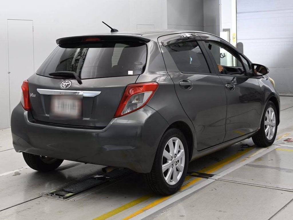 TOYOTA VITZ